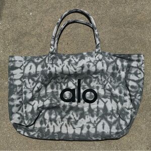 Used alo yoga tote bag